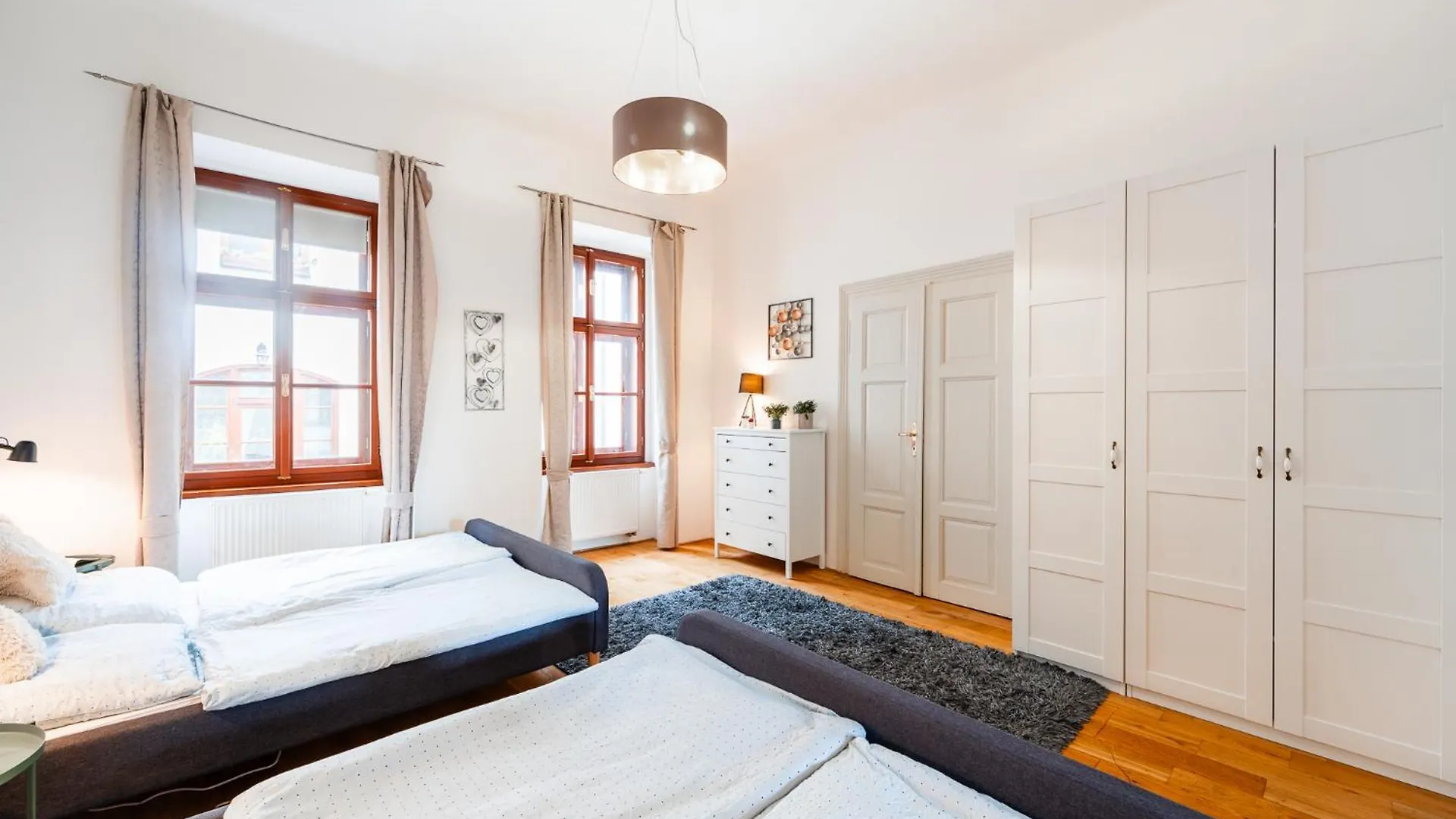 New Huge Apt Next Prague Castle And Charles Bridge 아파트