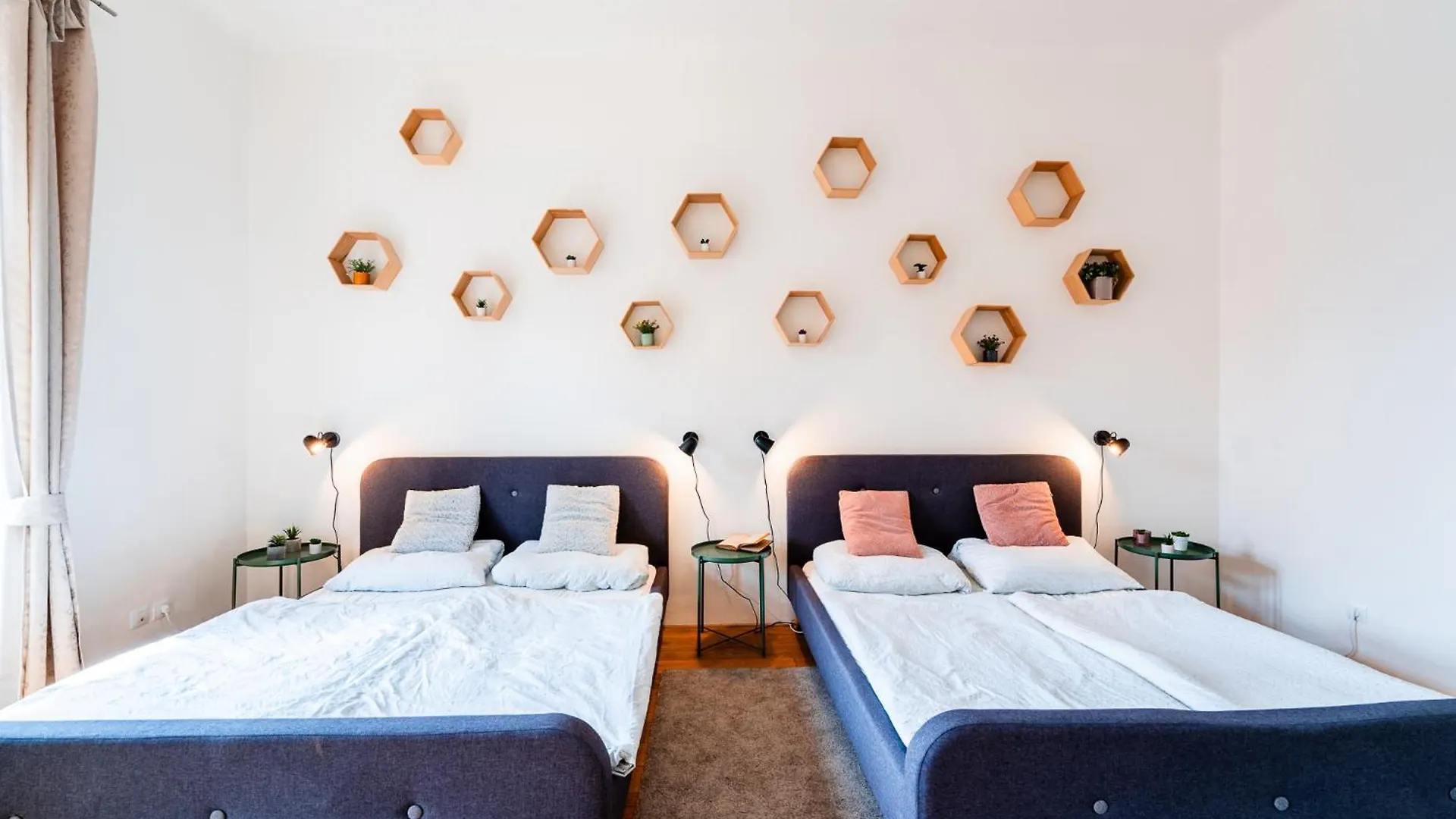 New Huge Apt Next Prague Castle And Charles Bridge 公寓