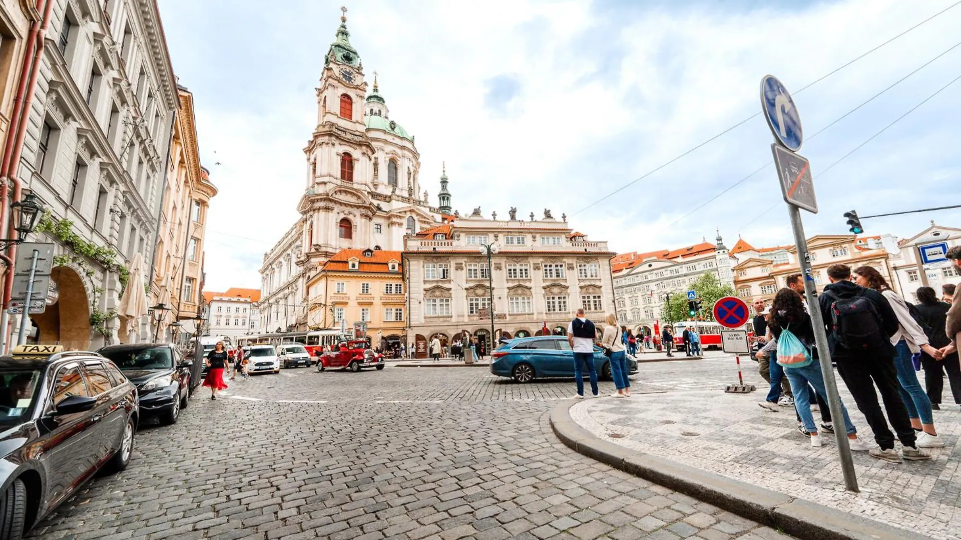 New Huge Apt Next Prague Castle And Charles Bridge